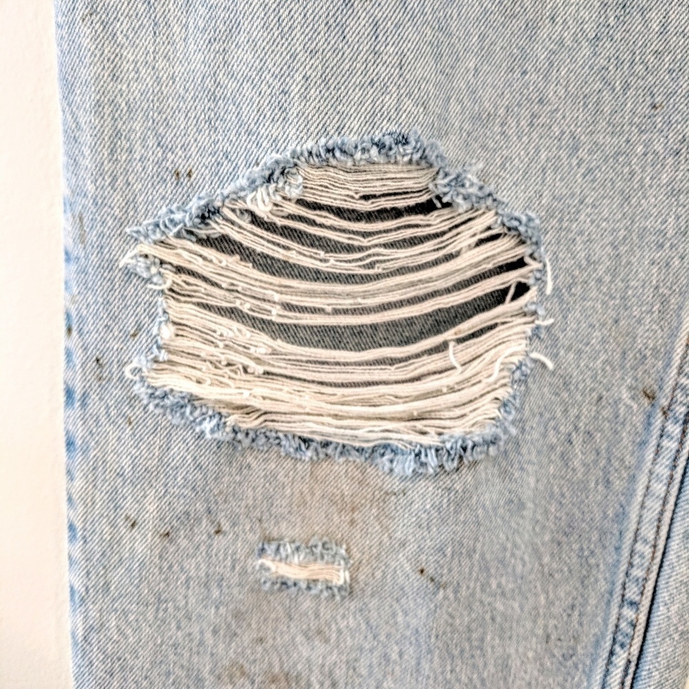 Custom Distressed High Waisted Vintage Levi's Mom Jean Classic Relaxed Fit - Picture 6 of 7